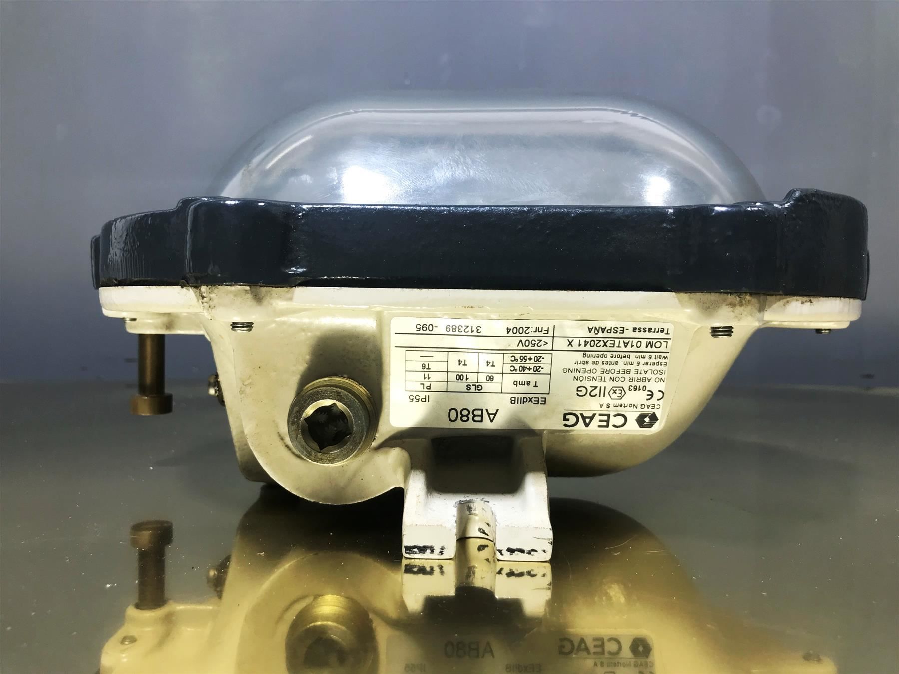 Lampes: Ex-Deckenleuchte AB80 Bunkerlampe   Lamp – D'occasion à Laufenburg par Sirluger 2
