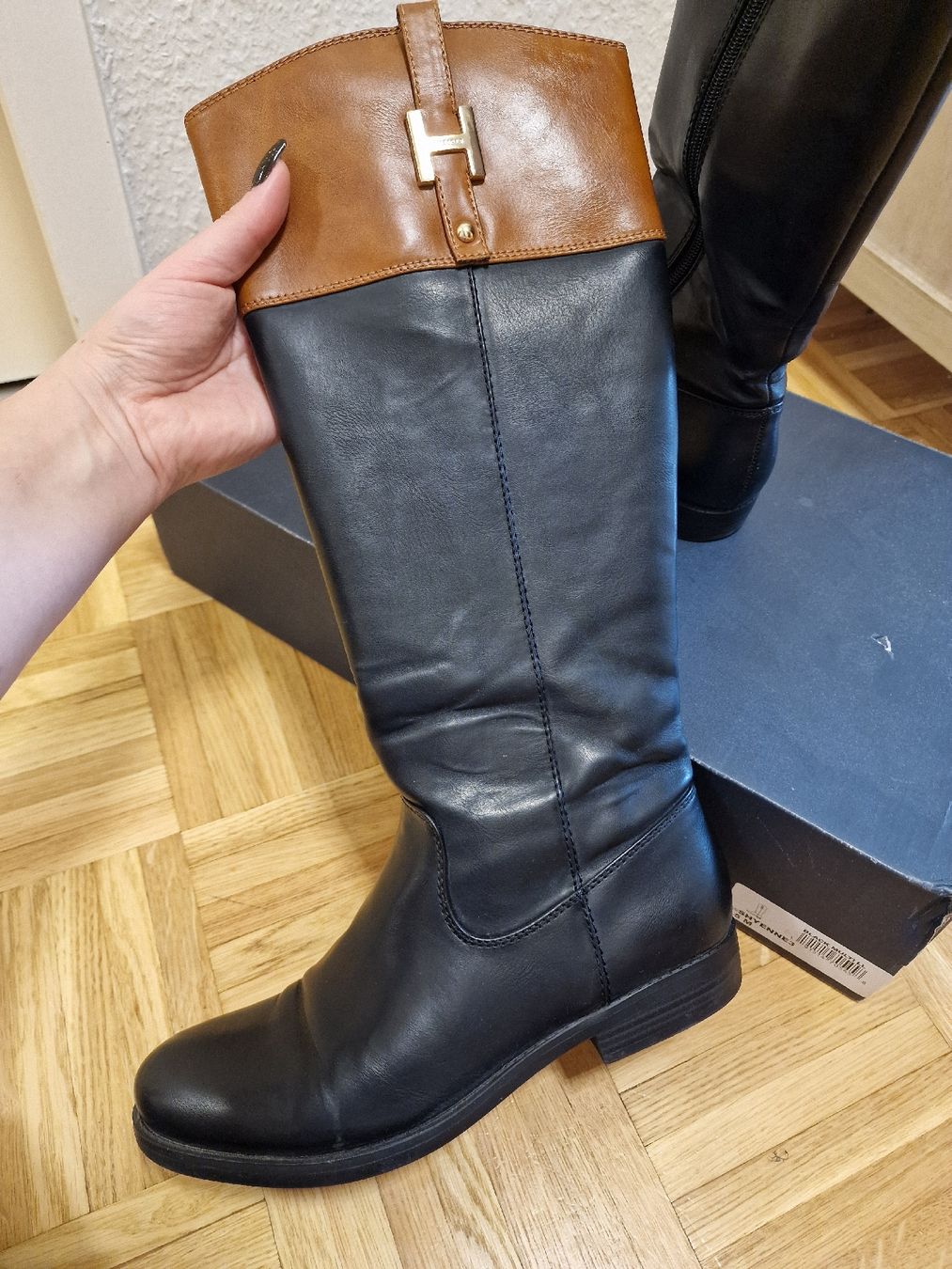Tommy Hilfiger Scarpe da donna: Bottes Tommy Hilfiger - taille US 8.5 – Usato da Perly venduto da dayna_46 3