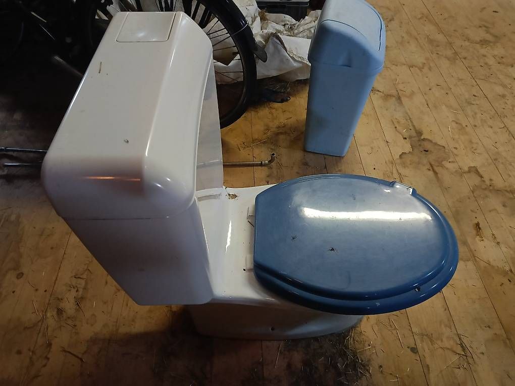 Geberit WC: Toilette freistehend von Geberit – Usato da Sumiswald venduto da jes_6brk 2