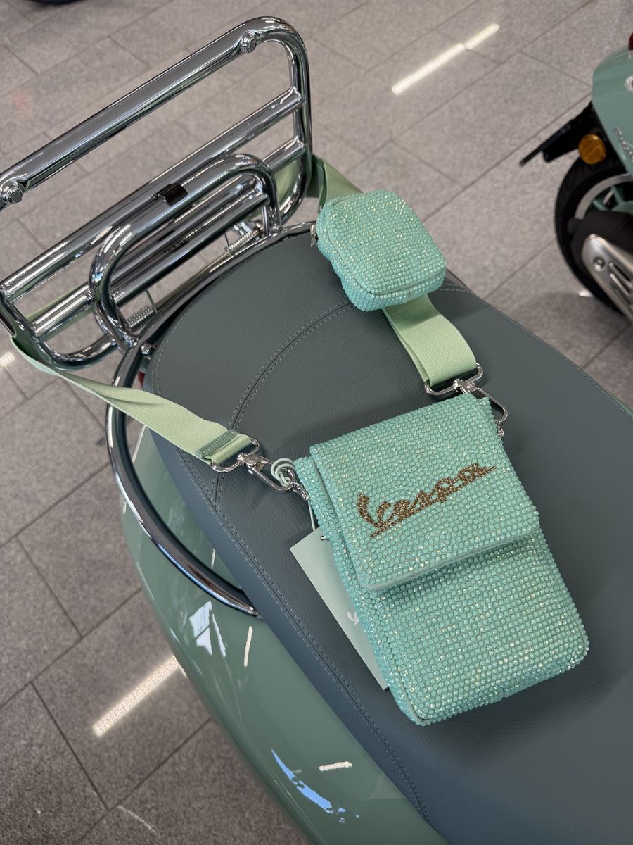 Vespa Taschen: Vespa Shoulder Bag (NEU) – Neu und originalverpackt aus Meggen von leupimoto