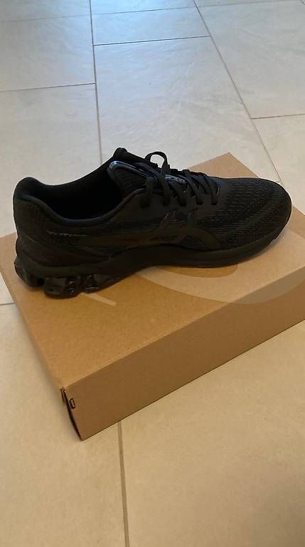 Scarpe da uomo: Chaussure Asics – Usato da Châtelaine venduto da fla_nk2q 1