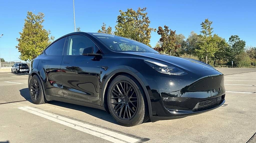 Autos: Tesla Model Y Long Range | Reber | Boost | 8-fach | AHK – Gebraucht aus Effretikon von Michael76