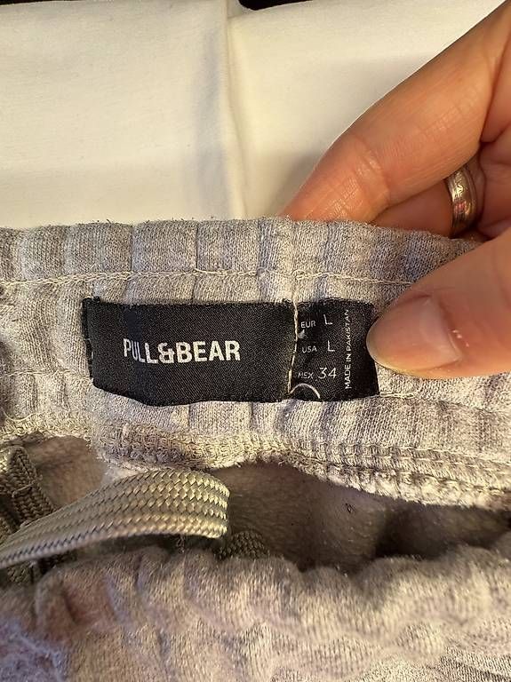 Pantaloni: Jogginghose von Pull&Bear – Usato da Basel venduto da jan_k9cz 3