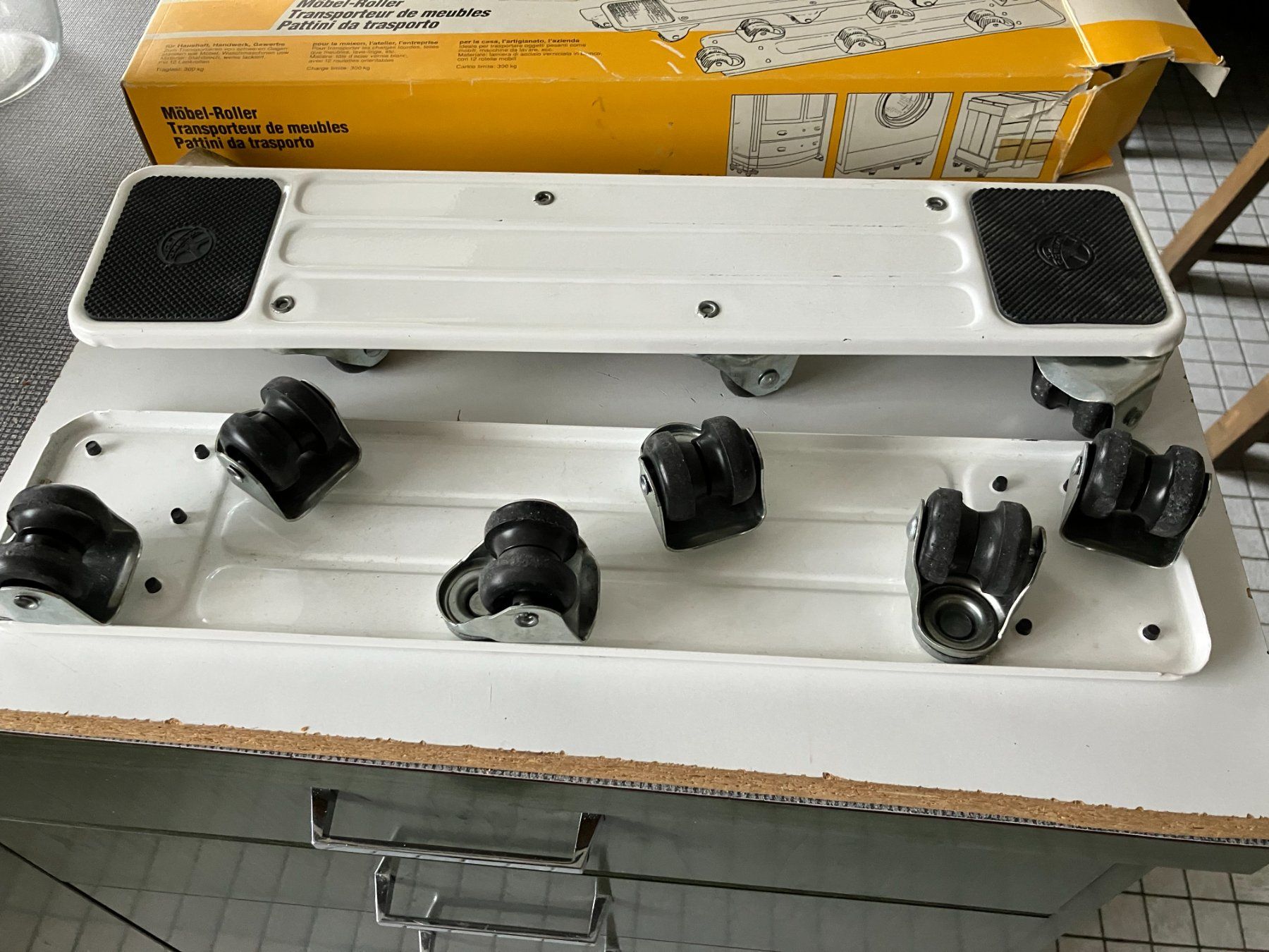 Altro per stoccaggio & trasporto: Möbel-Roller  neu mit 12 Lenkrollen – Nuovo e nell'imballaggio originale da Aadorf venduto da heiluz15 3