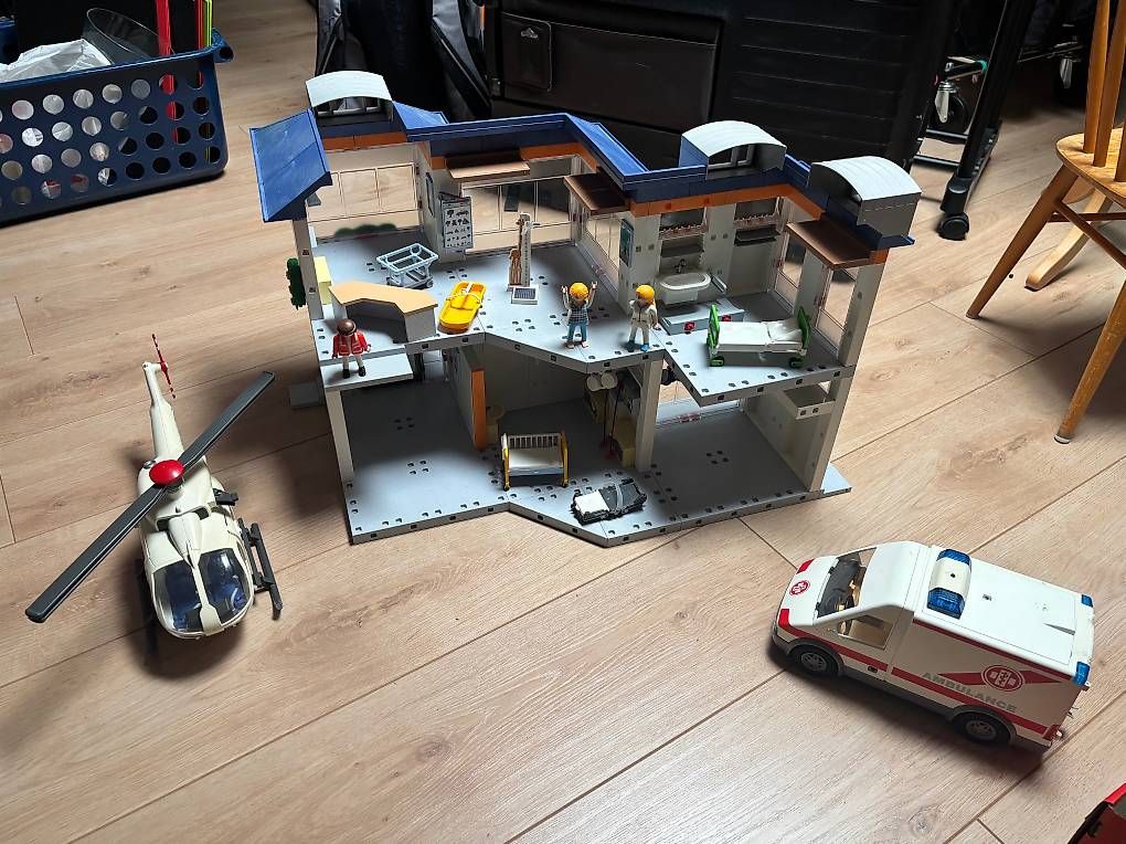 Playmobil Giocattoli: Playmobil Krankenhaus – Usato da Ennenda venduto da OMJAMA
