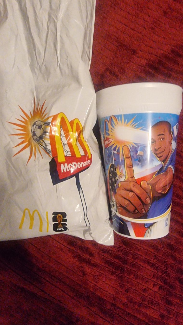 Services de table: Thierry Henry WM McDonald Cup – Neuf avec emballage d'origine à Bern par Nik_29jr