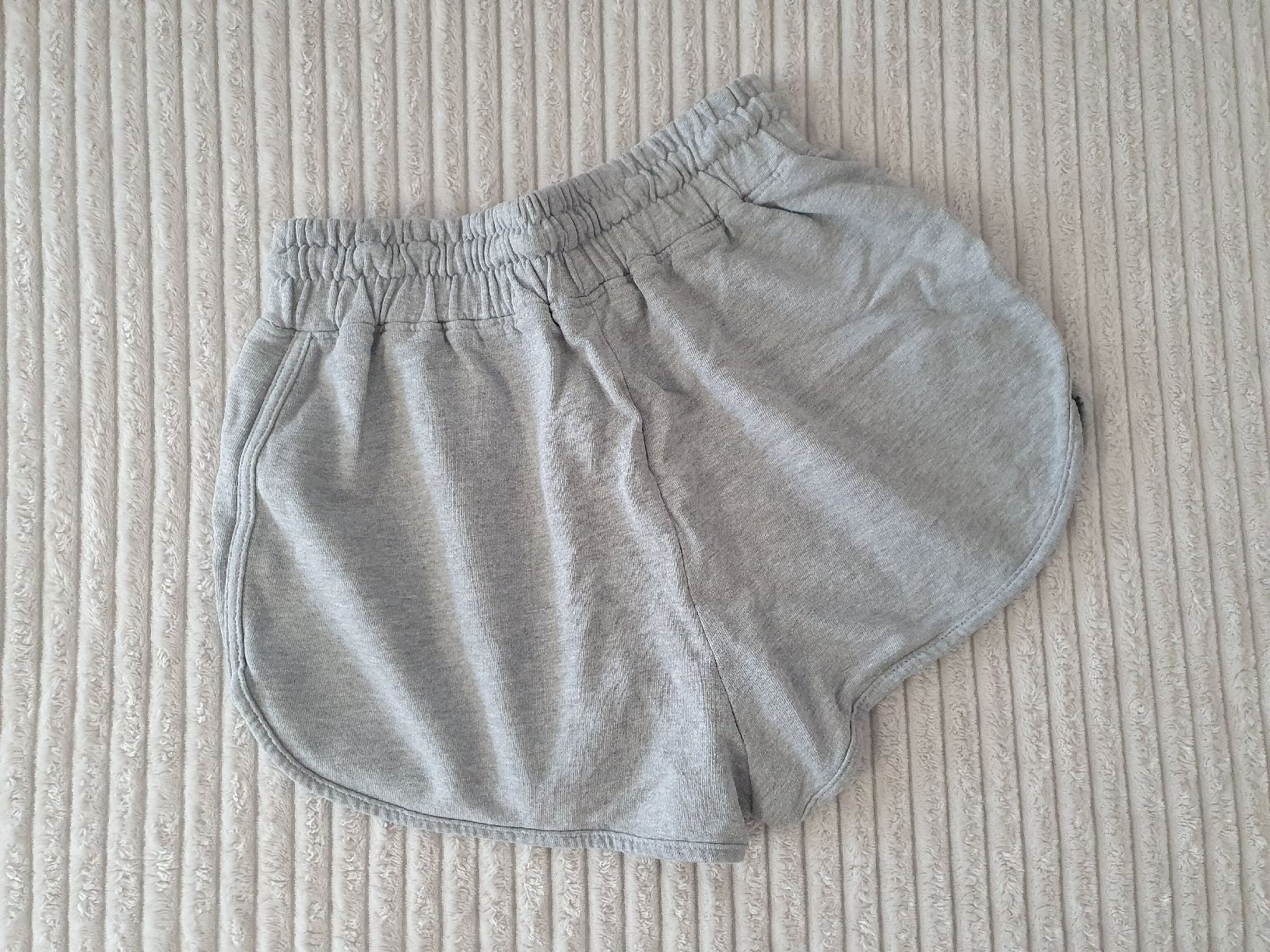 Pantaloni: Graue Jersey-Shorts M/38 – Nuovo (secondo la descrizione) da Wetzikon ZH venduto da FundusFuchs 1