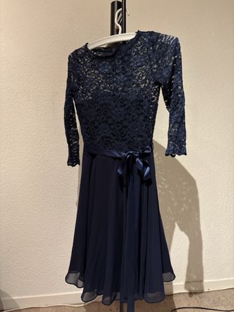 Elegantes Swing Spitzenkleid dunkelblau Abendkleid Gr. S 36 