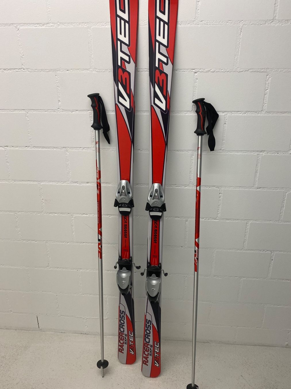 Sci: Ski Damen mit Stöcken – Nuovo (secondo la descrizione) da Luzern venduto da syspy