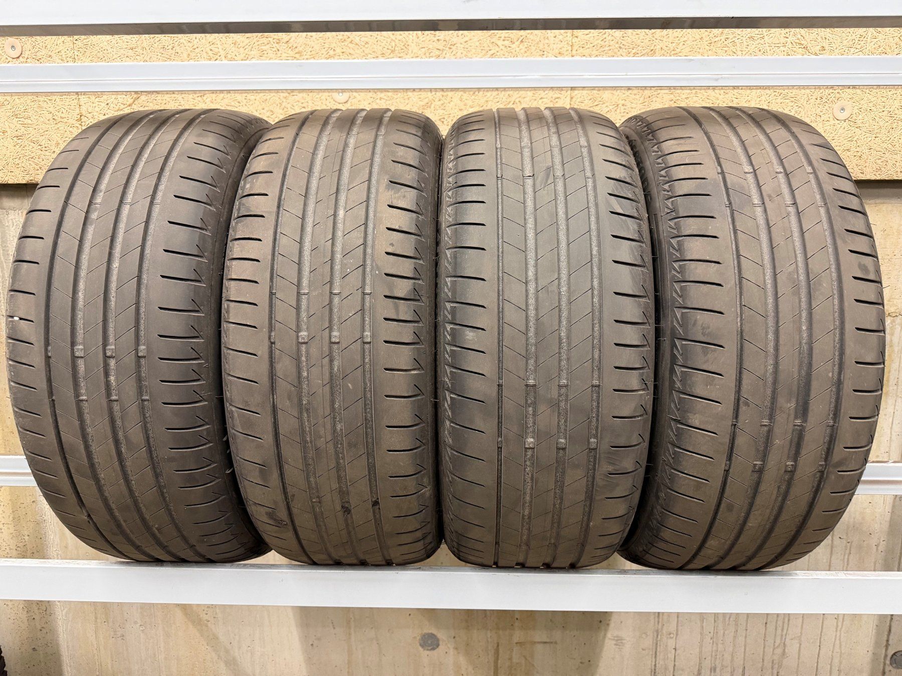 Bridgestone Pneus & Kompletträder: Sommerpneus 18" / Bridgestone – Gebraucht aus Schönried von Bahnhofgarage-Haldi