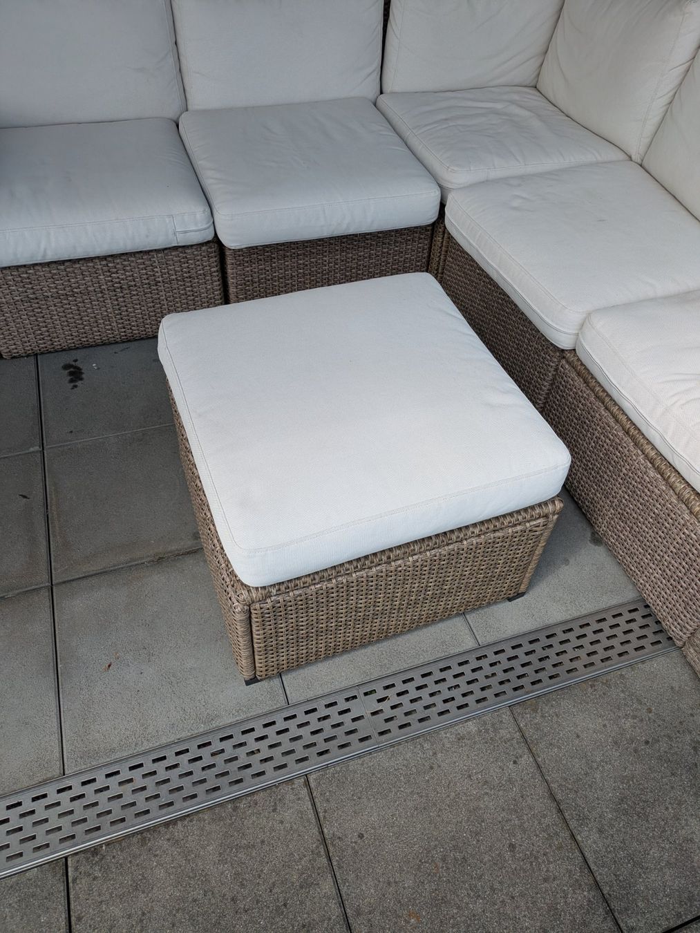 Sofas: Gebrauchte modulare Gartenlounge mit Hocker – Gebraucht aus Baden von fed_9xjj 4