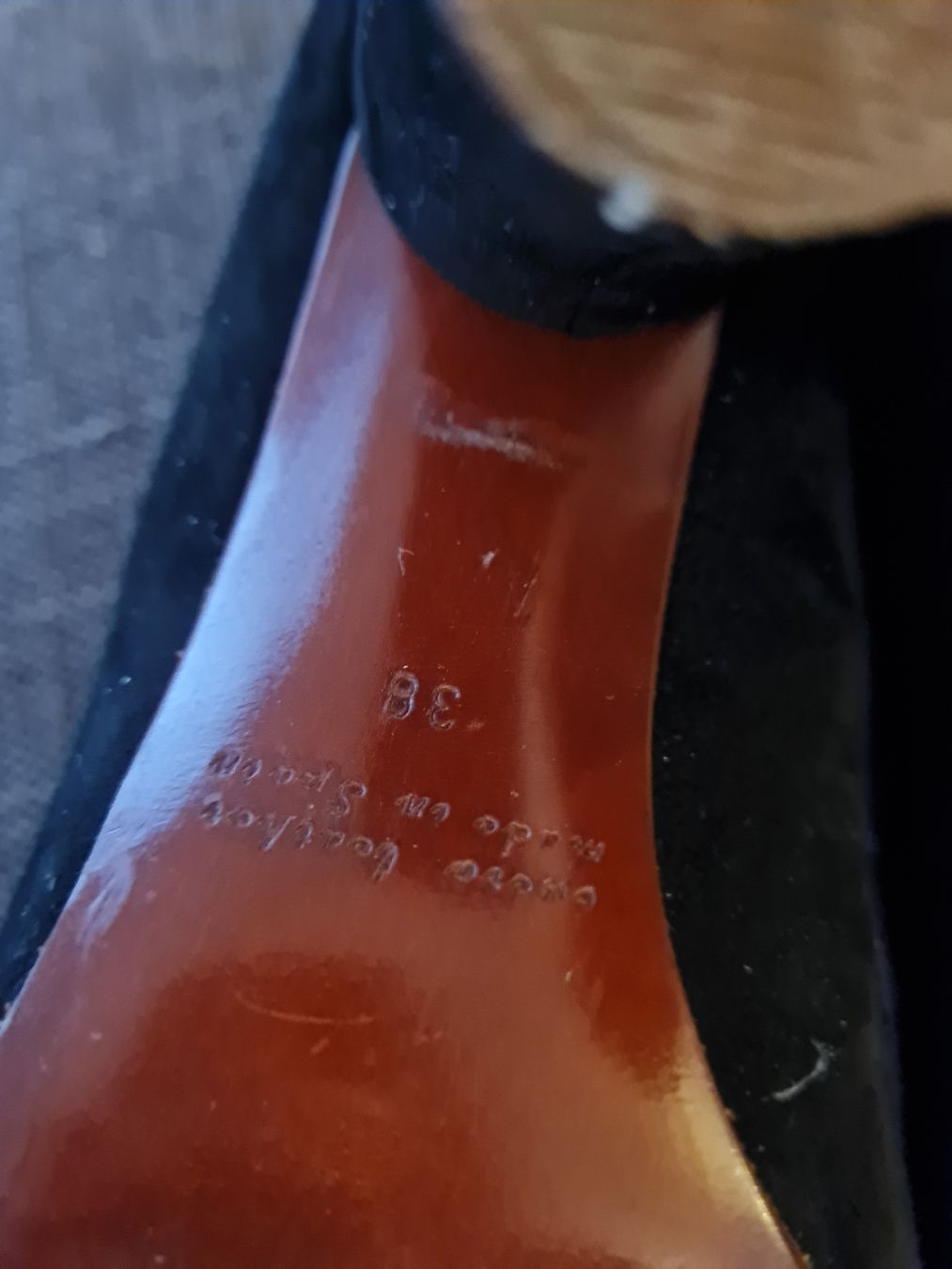 Chie Mihara Scarpe da donna: Escarpins élégants en daim noir, pointure 38 Chie Mihara – Usato da Payerne venduto da wardi11 6