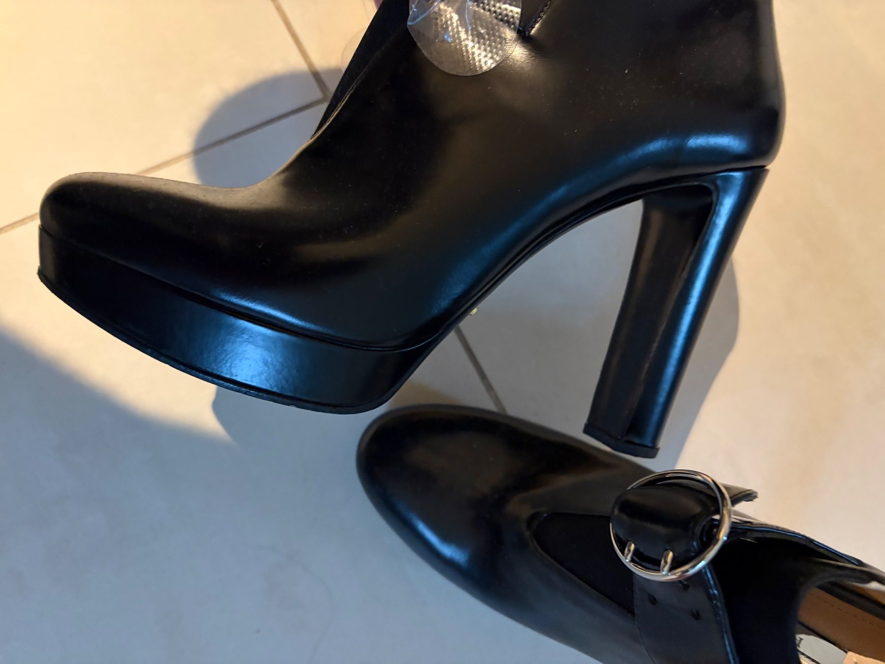 Prada Scarpe da donna: Elegante Prada Stiefeletten, Gr. 39,5 neuwertig – Nuovo (secondo la descrizione) da Zürich venduto da fab_lhd9 1