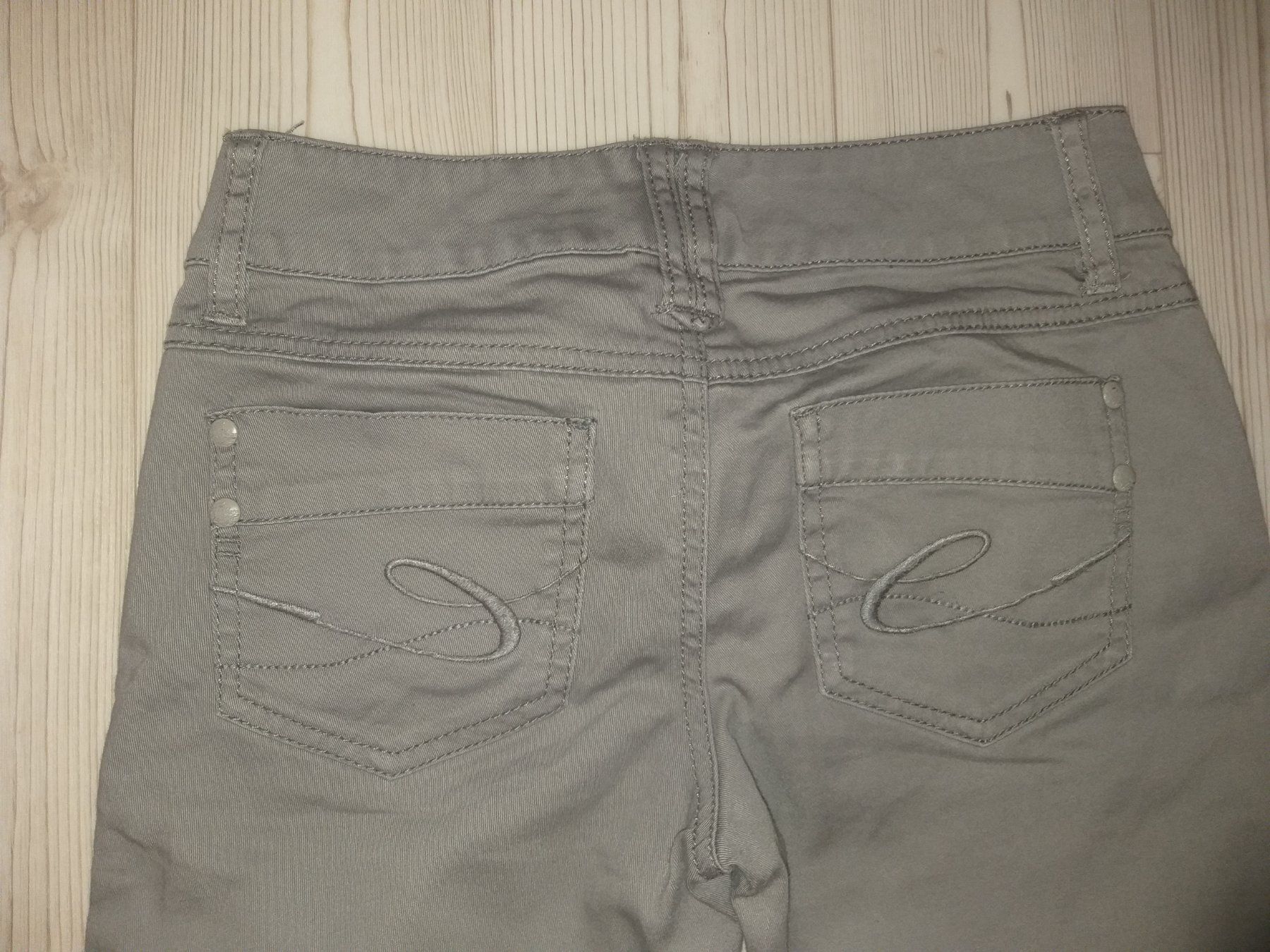 Esprit Pantaloni: Pantacourt ESPRIT  Taille / Grosse 32 CH  SLIM – Usato da Cossonay-ville venduto da Super-Price-Quality 6