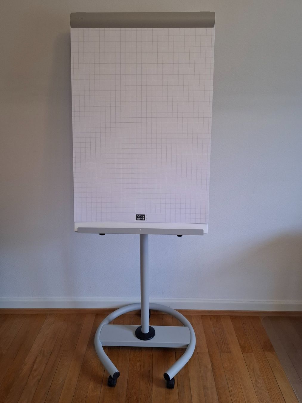 Cavalletti: Flipchart – Nuovo (secondo la descrizione) da Zürich venduto da Enovi0