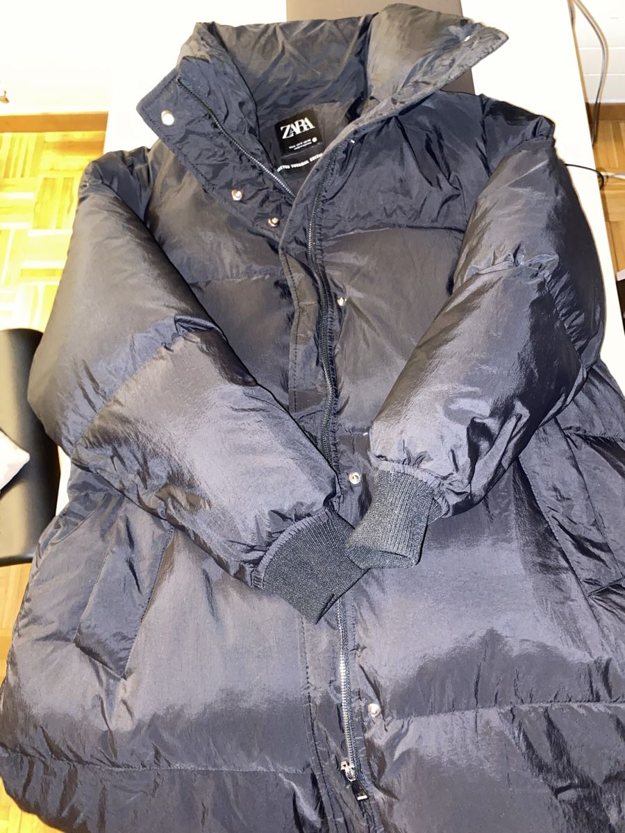 Zara Cappotti: Zara Winter Daunen Jacke - Schwarz – Usato da Hinterkappelen venduto da charlie98