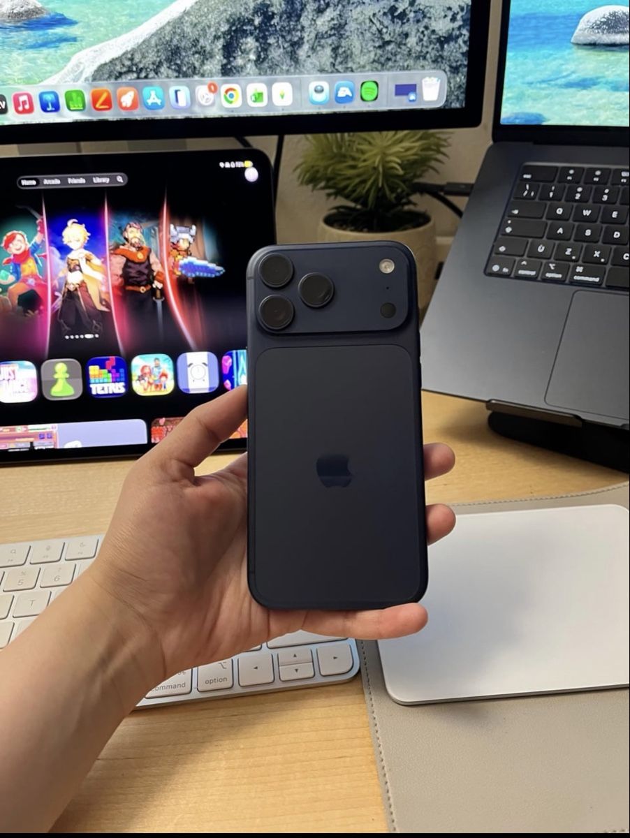 Apple Telefoni cellulari / Smartphones: iPhone 17 pro Max 256GB bleu intense – Usato da La Chaux-de-Fonds venduto da Fatal_Cas67 1
