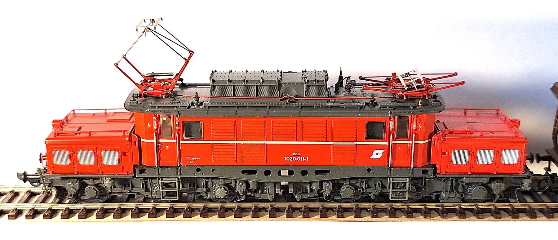 Roco Trains électriques: ÖBB 1020 mit Güterzug – D'occasion à Bern par BahnliebhaberRe420 5