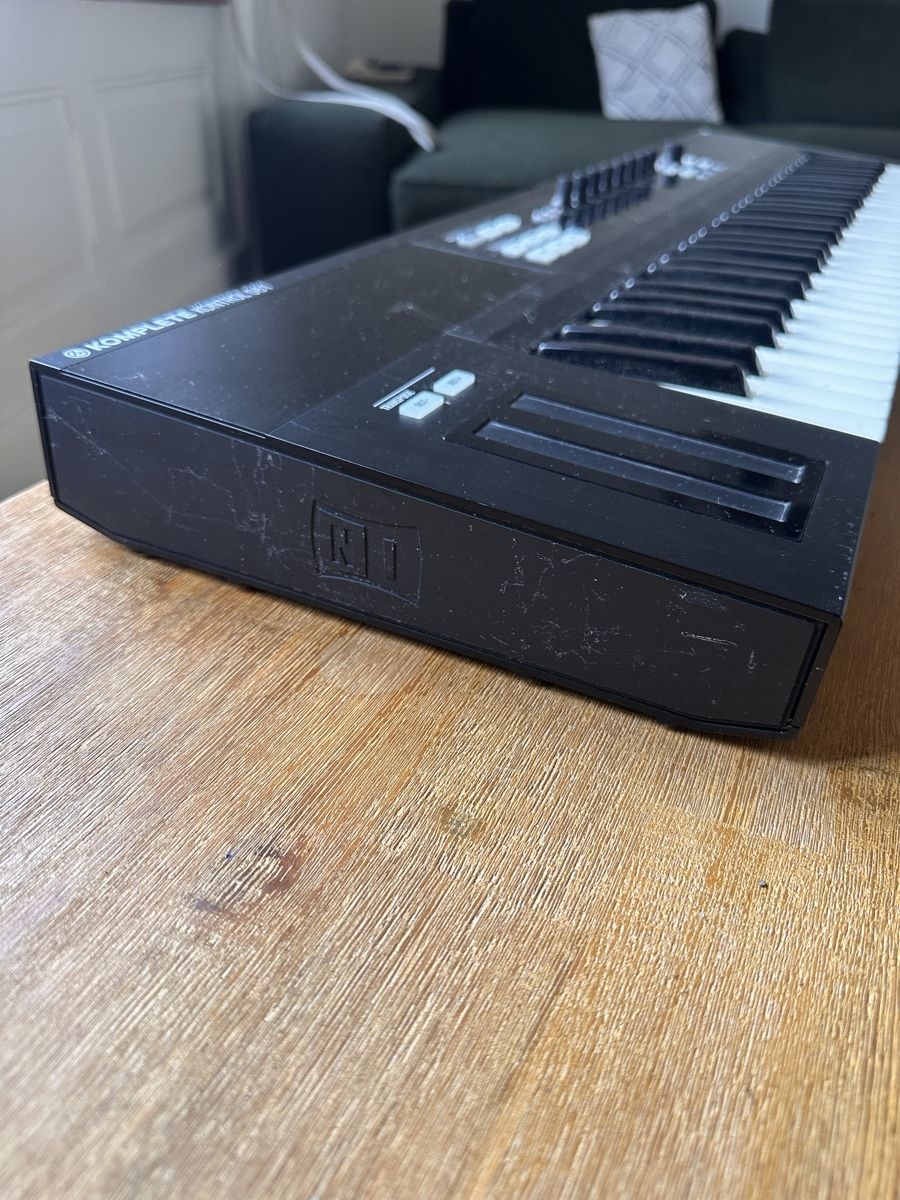 Native Instruments Strumenti musicali: Native Instruments Komplete Kontrol S61 – Usato da Zürich venduto da flo2119 2