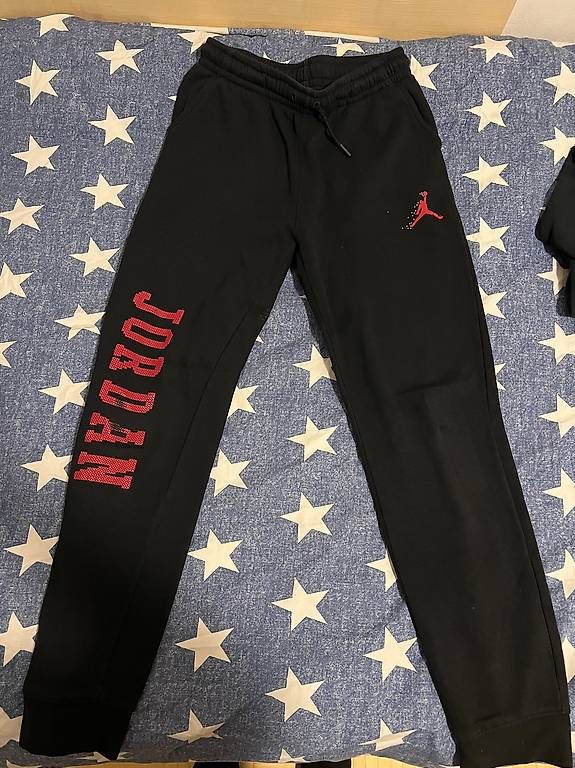 Hosen: Pantaloni Jordan 147/158 – Gebraucht aus Viganello von bia_x25w