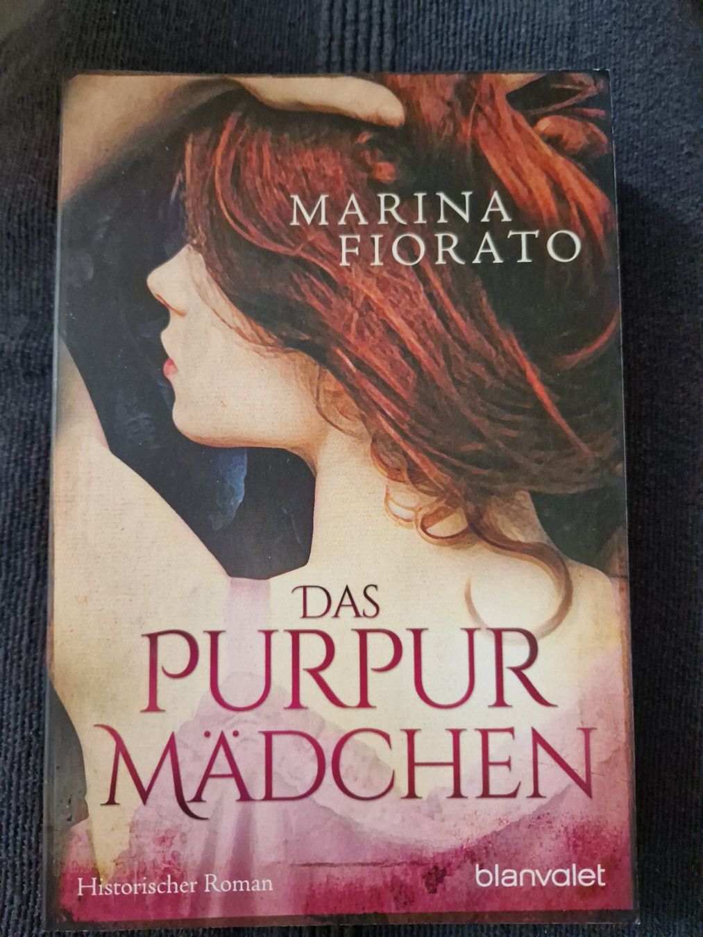 Libri: Marina Fiorato - Das Purpurmädchen – Usato da Neuhausen am Rheinfall venduto da Alchimista