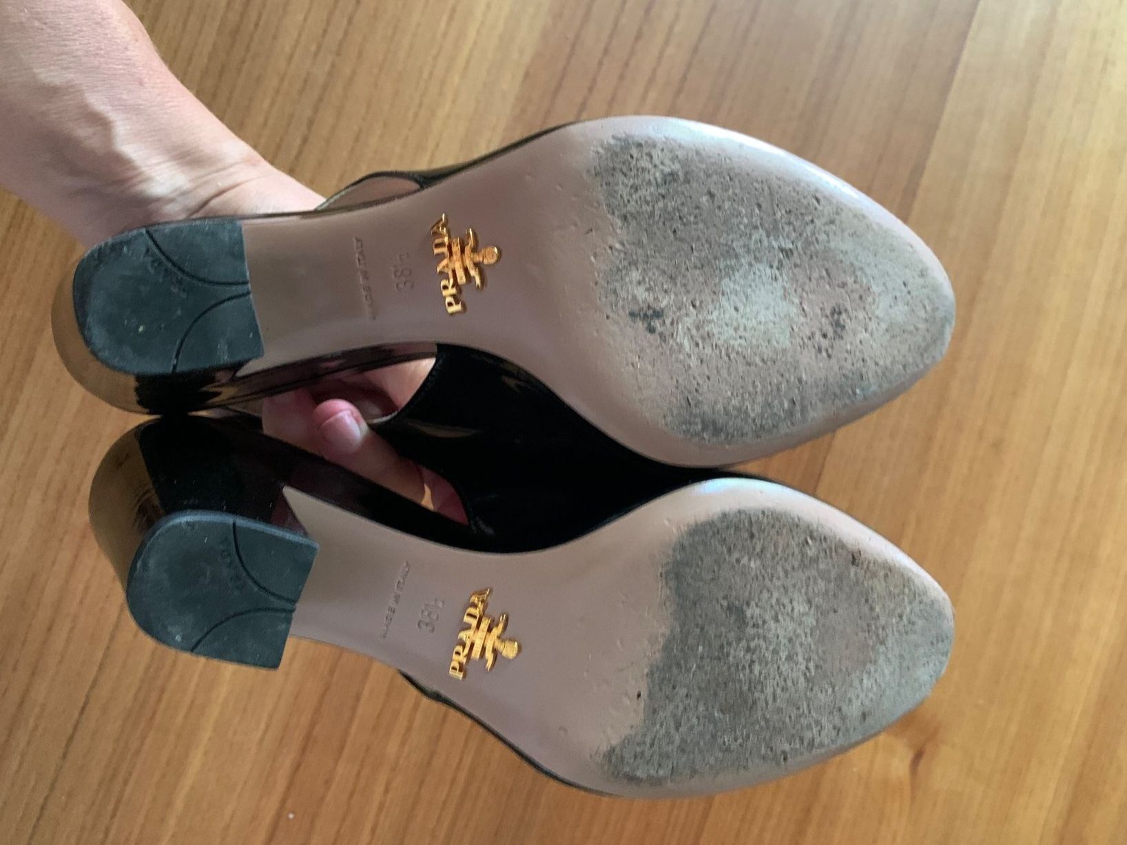 Prada Damenschuhe: Lackleder Slingback PRADA Gr. 38,5 – Gebraucht aus Zürich von RM123 5