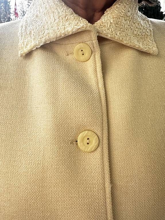 Jacken: Leichte Blazer-Jacke cremeweiss, Gr. 44 – Gebraucht aus Thalwil von and_fdf5 2