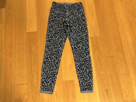 Sport Leggings mit Muster, ideal fürs Training- Grösse S
