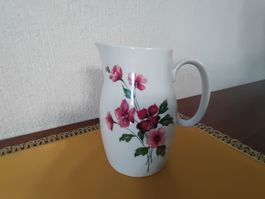 Kompletter, hübscher Service mit Blumen bemalt