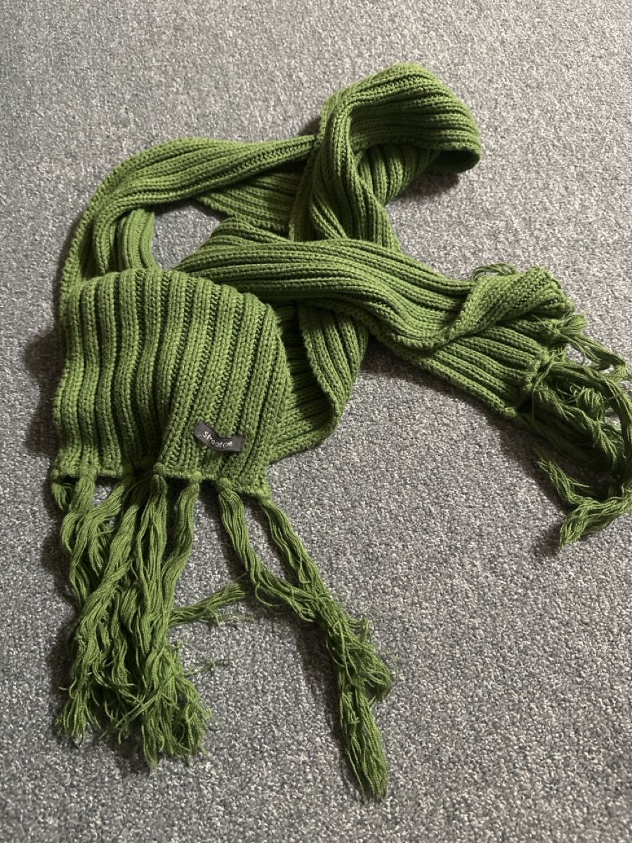 Lotti di vestiti: Hose Pull&Bear gemustert Gr S und Schal grün Set – Usato da Baltschieder venduto da YmroBe 2