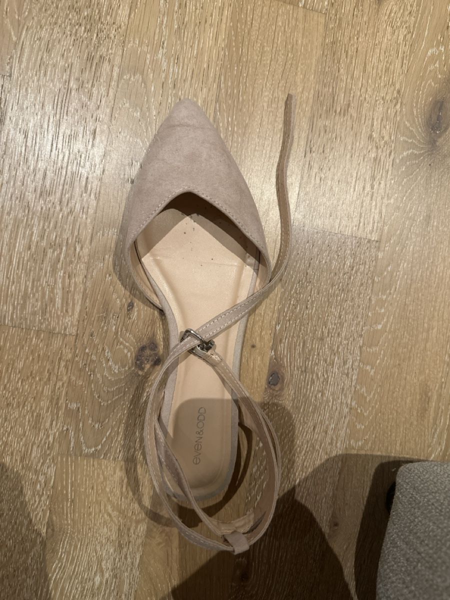 Chaussures femmes: Damen Ballerinas nude Grösse 40 – D'occasion à Zürich par emi_zx5j 2