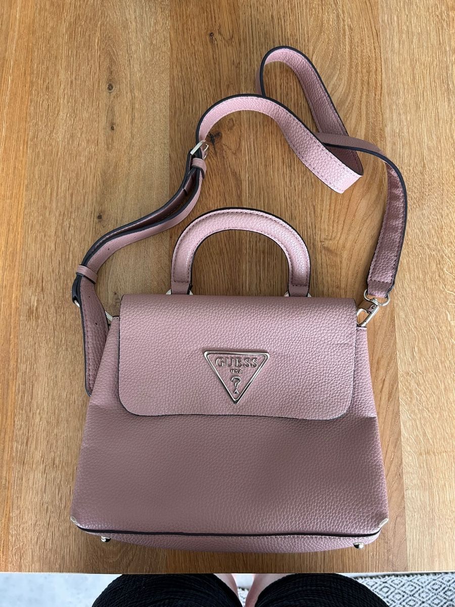 Guess Taschen für Damen: Sac Guess Rose – Gebraucht aus Pont-de-la-Morge von Julian.Tgr
