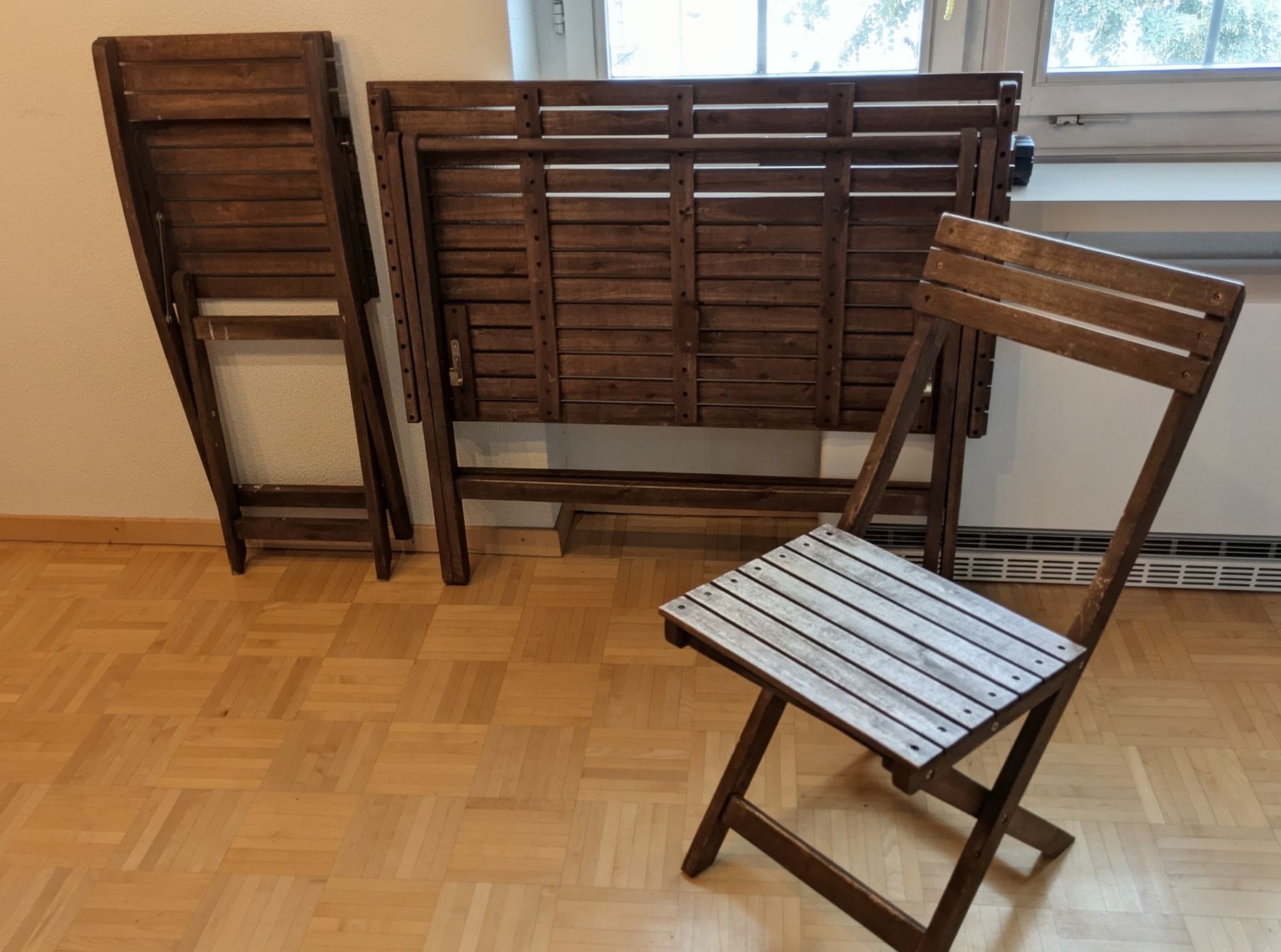 Tavoli: Balkon- & Gartentisch + 2 Stühle – Usato da Aarau venduto da Nosewalker 1