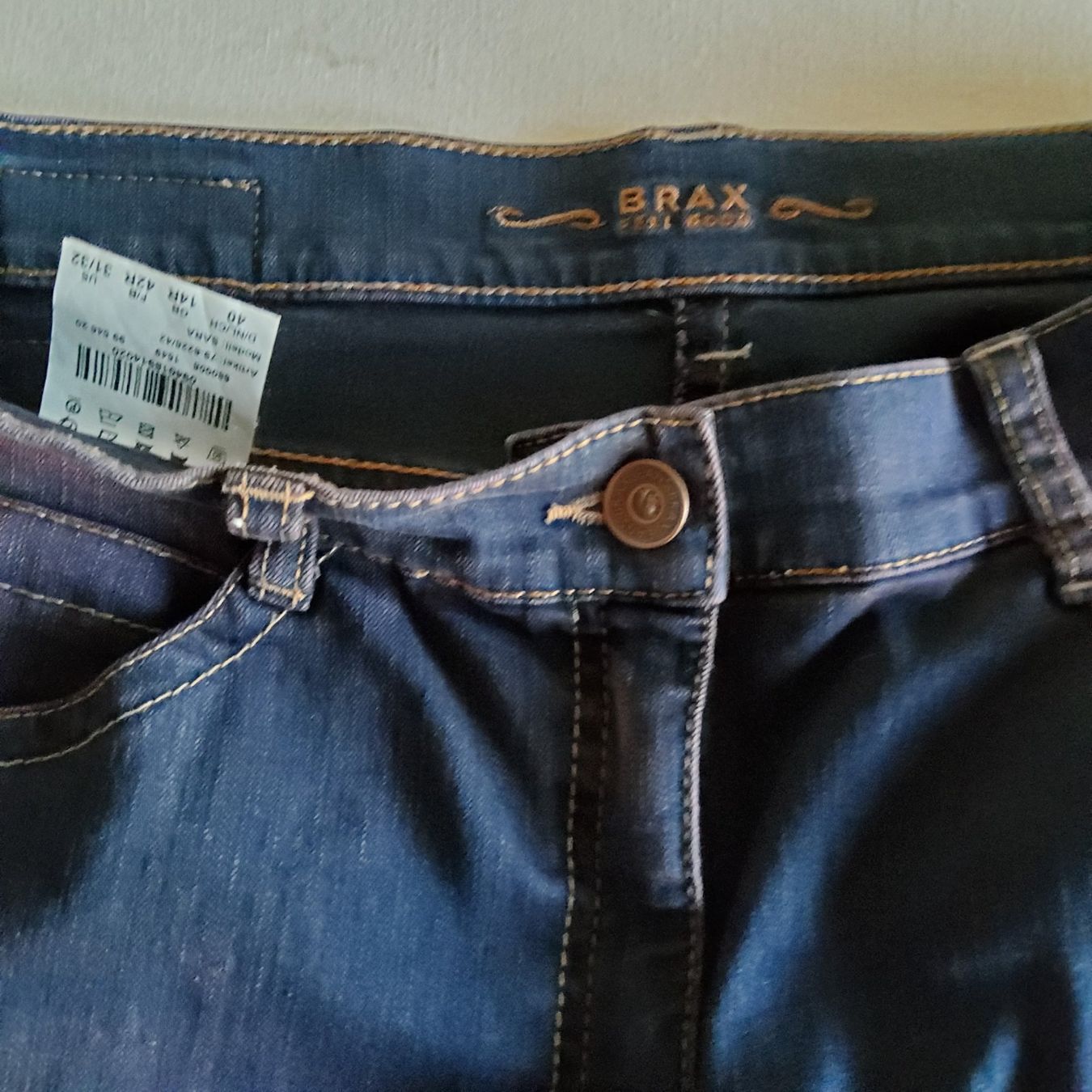 Brax Jeans: Blauviolette Damenjeans von Brax – Usato da Villnachern venduto da RicardoMary 2