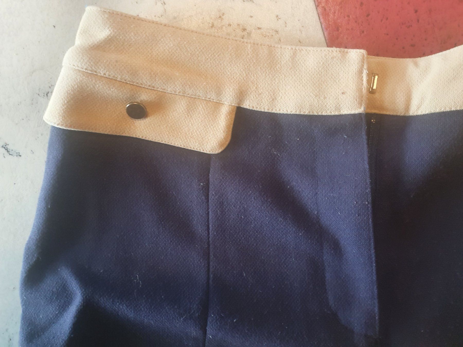 H&M Pantaloni: Hosen kurz – Usato da Moosseedorf venduto da Sonnenschein.. 2