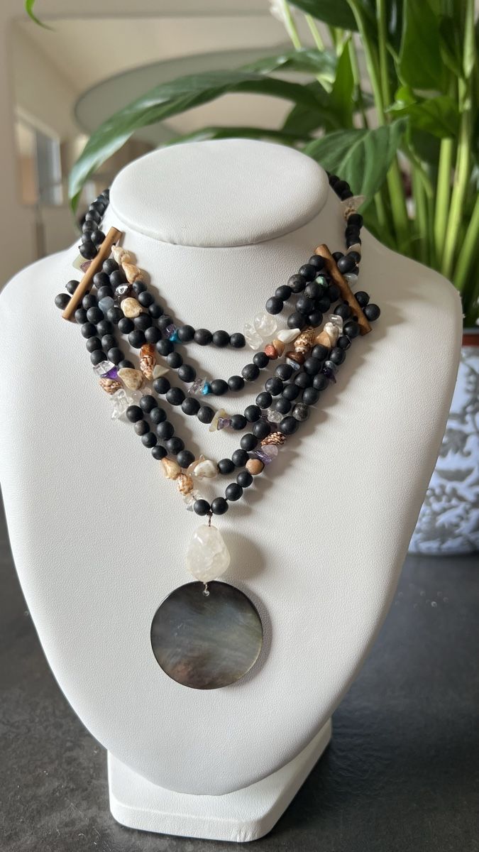 Ketten: Collier ras de cou par créateur – Gebraucht aus Nyon von stylevintage79 1