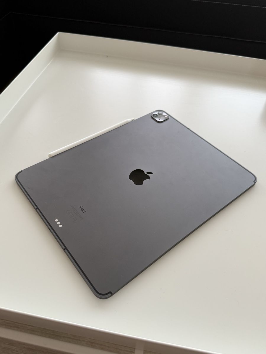 Apple Tablet PC: iPad Pro 5ème gen Wi-Fi + Cellular – Gebraucht aus Sugiez von egg_p5gd 5