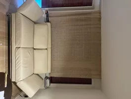 Ledersofa beige mit Metallfüssen in gutem Zustand