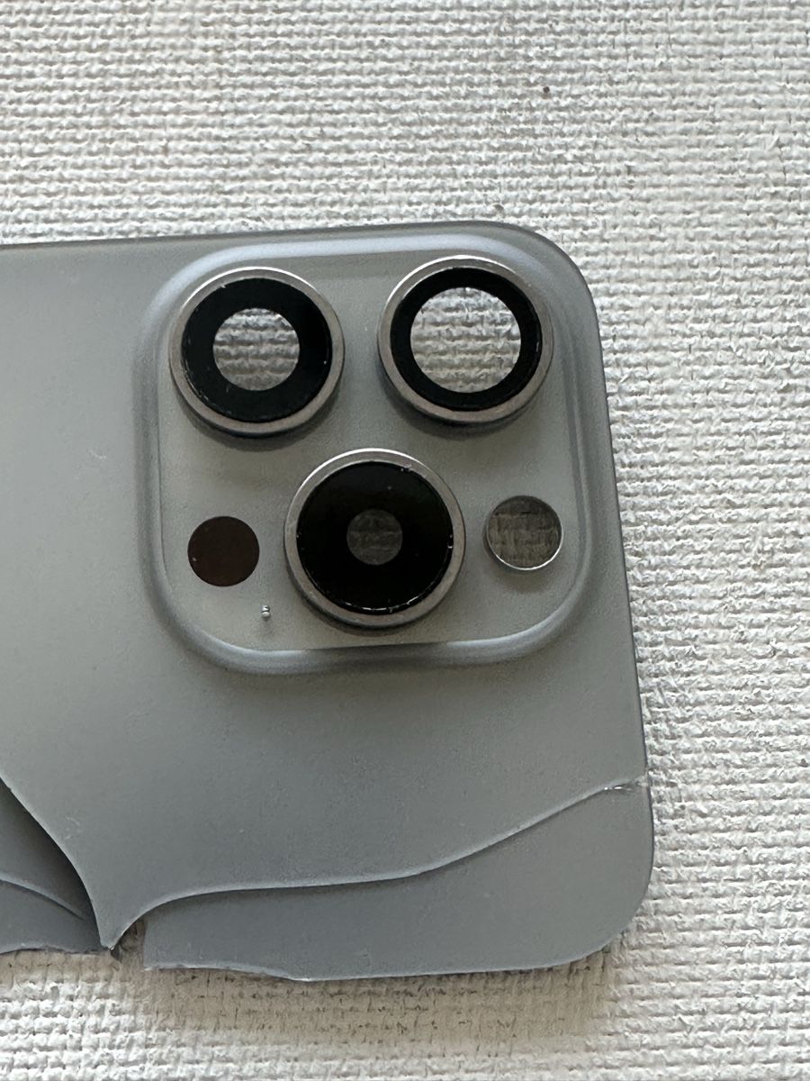 Apple Telefoni cellulari / Smartphones: iPhone 15 Pro Rückseite, defekt, Originalteil – Difettoso da Fahrni b. Thun venduto da familymadech 2