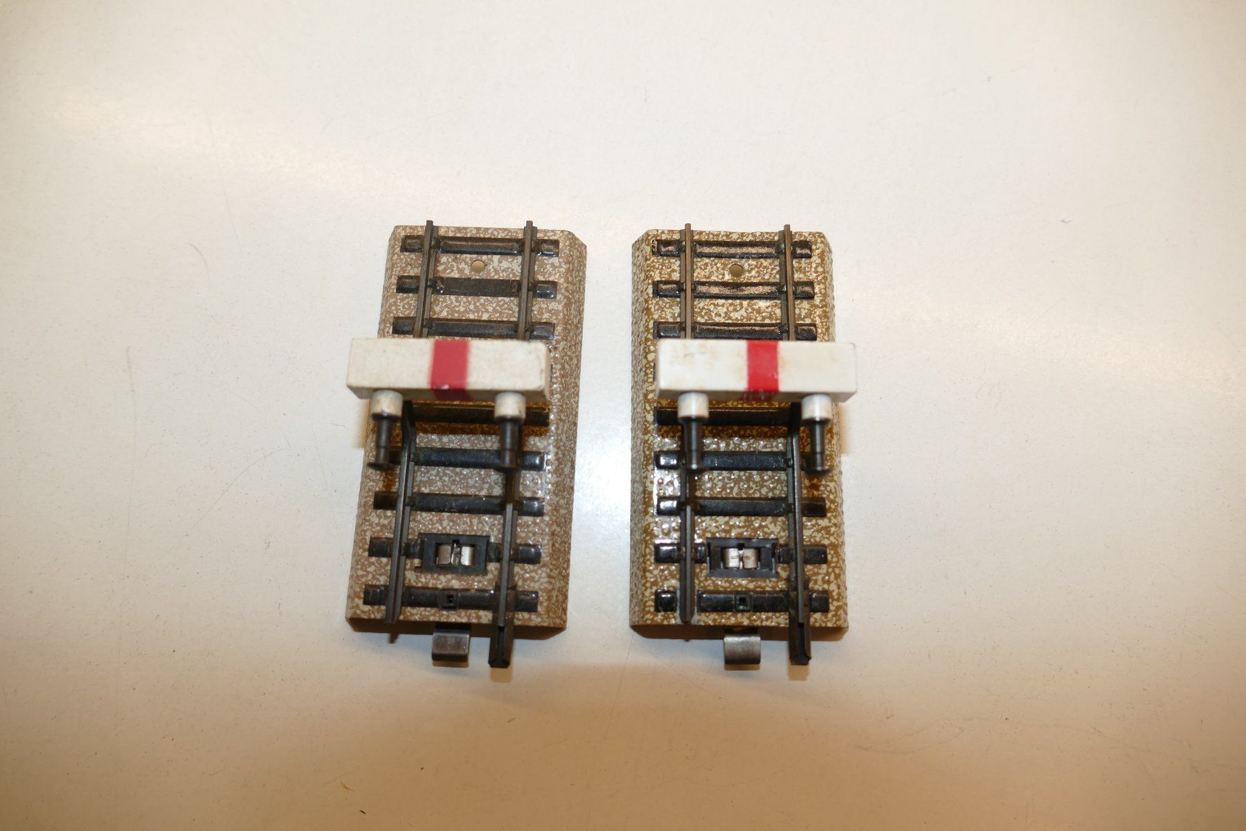 Märklin Modelleisenbahnen: Märklin H0: 2xM-Prellbock Einheit 1 – Gebraucht aus Niederhasli von rail-duerst 2