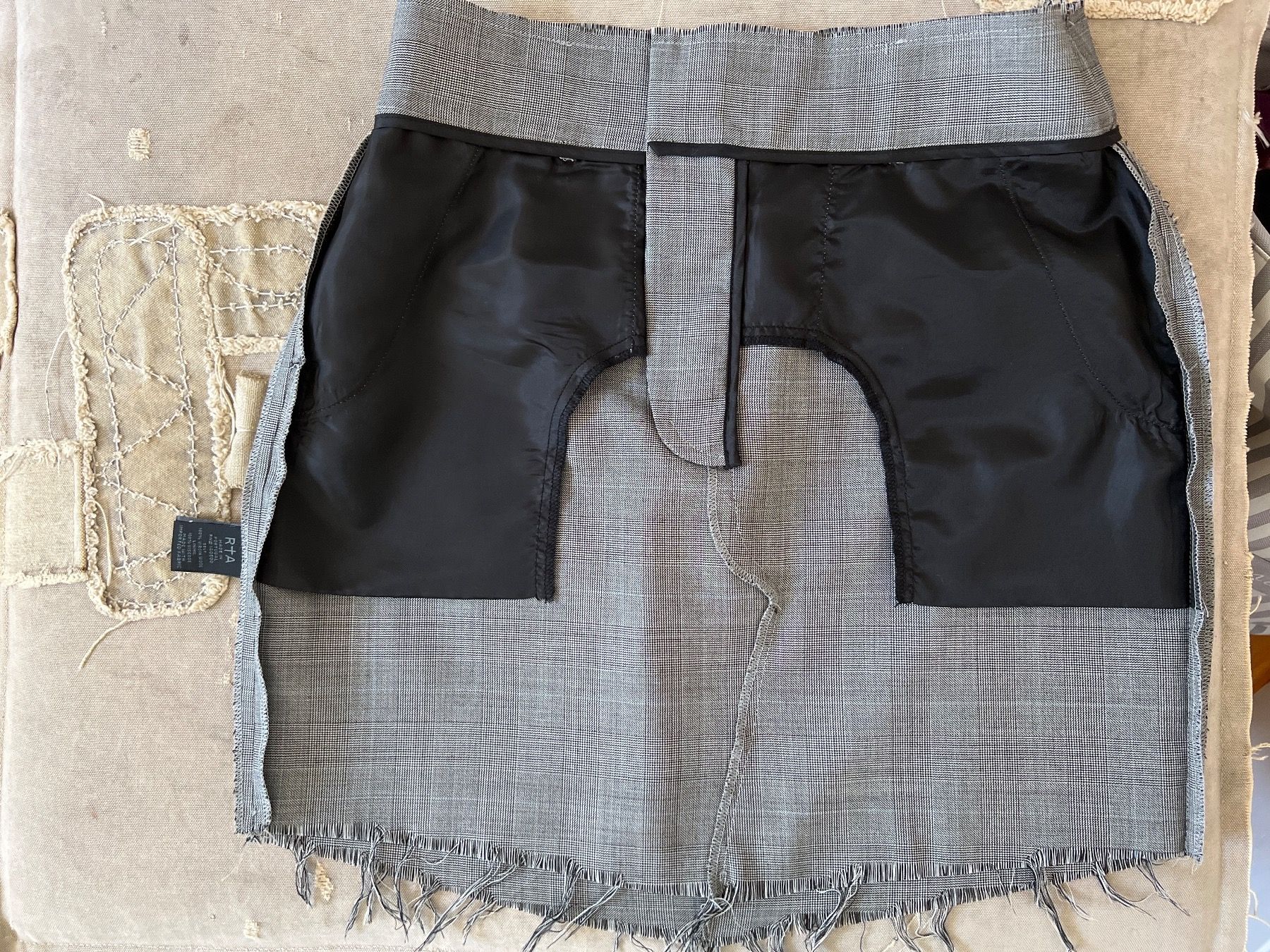 Gonne: Rte Virgin Wool Skirt – Nuovo (secondo la descrizione) da Genève venduto da eppla 6