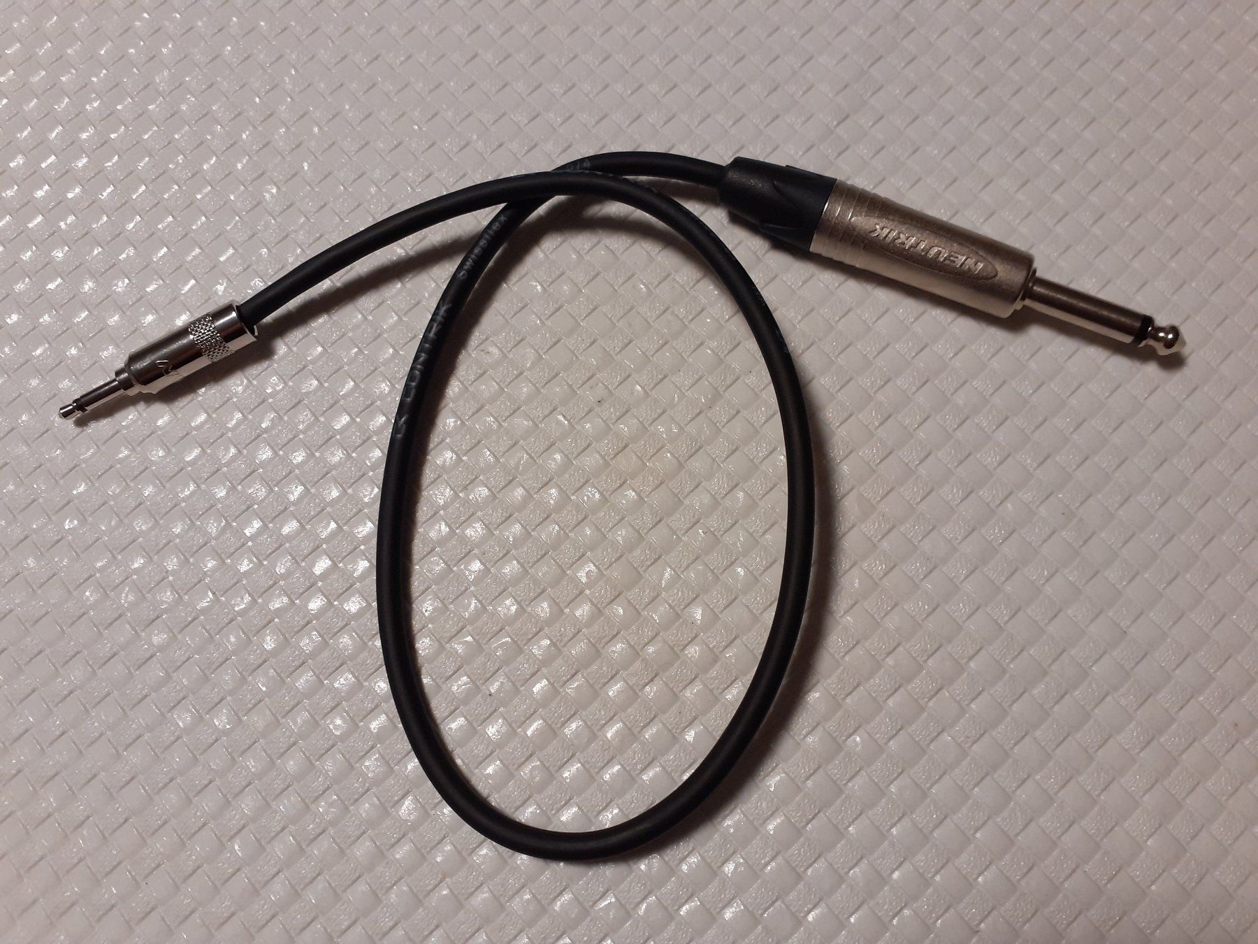 Cavi: Contrik NGKXMP0.5 instrument cable (plug & mini plug) – Nuovo (secondo la descrizione) da Torgon venduto da Guitar223 3