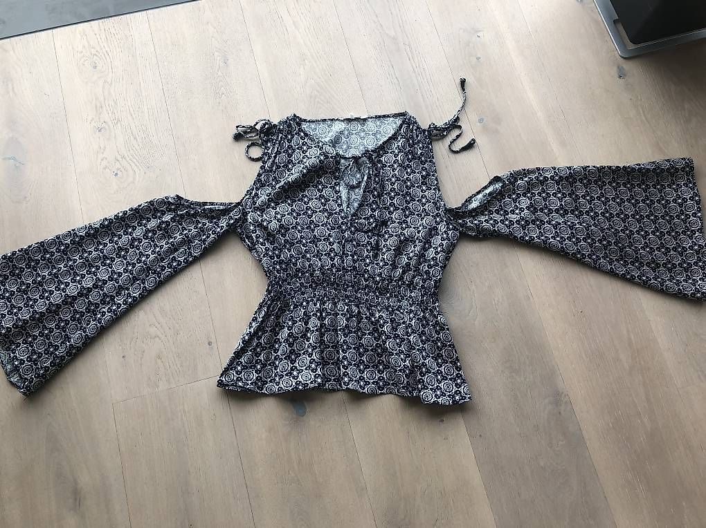 Camicette: Gemusterte Bluse von TULAROSA – Usato da Kilchberg ZH venduto da Anie.