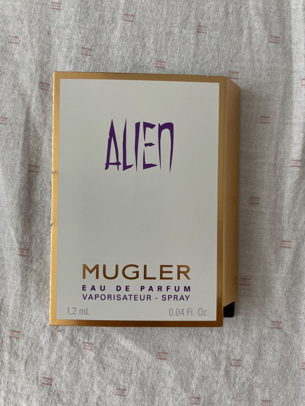 Mugler Profumi & Eau de Toilette: Thierry Mugler Alien Eau de Parfum 1.2ml Neu Luxusprobe – Nuovo e nell'imballaggio originale da Nänikon venduto da Skin-Beauty