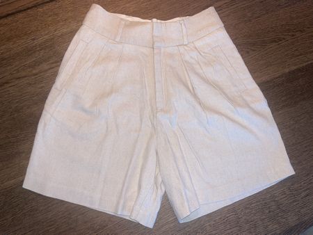 Beige edle Shorts von Stradivarius, Gr. 34