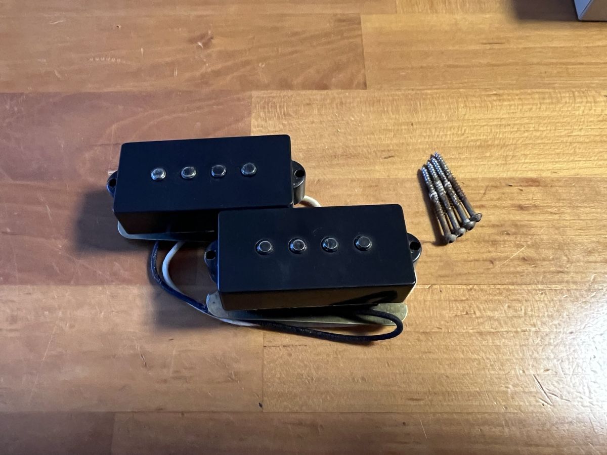 Fender Strumenti musicali: Fender Custom Shop Precision Bass Split Coil Pickup Relic – Nuovo (secondo la descrizione) da Giubiasco venduto da telecaster0041