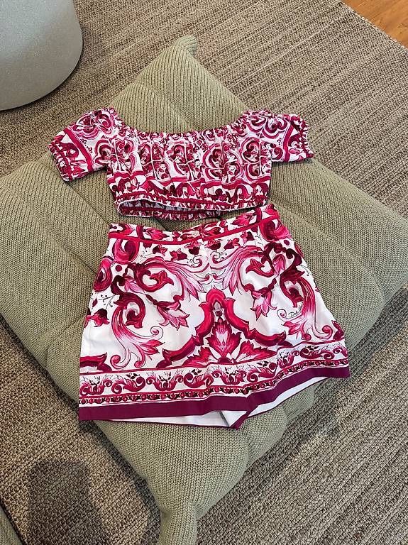 Dolce & Gabbana Lotti di vestiti: DOLCE & GABBANA TOP & SHORTS – Nuovo (secondo la descrizione) da Schwyz venduto da bofb 2