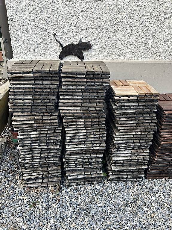 Revêtements de sol: Bodenplatten 30cm x 30cm – D'occasion à Brittnau par Max_Headroom
