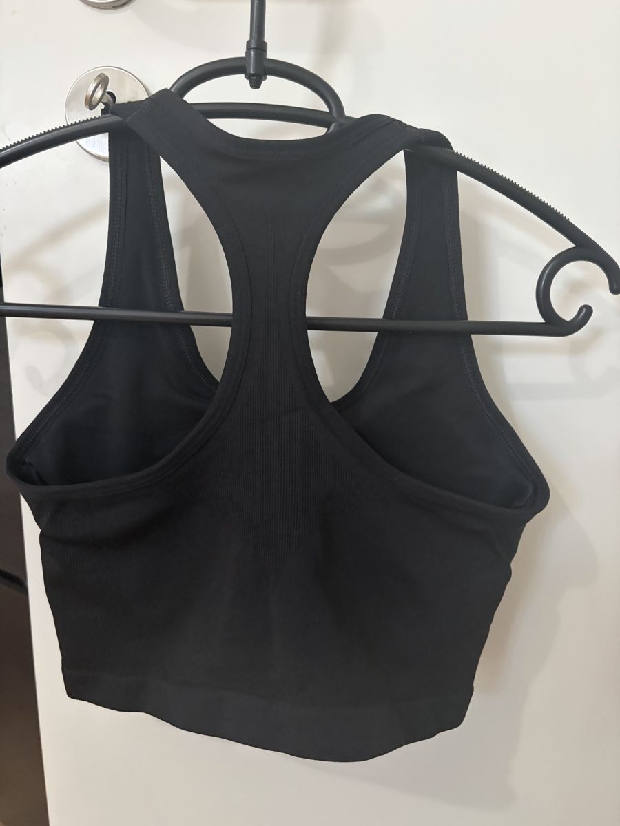 Gymshark Tops: Brassière Gymshark taille S – Neuf avec emballage d'origine à Dully par CELINE.D11 1