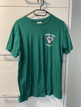 Cooles, grünes Mega Park T-Shirt, Gr. L